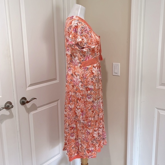 Torrid Lace Up Tea Length Crinkle Gauze Floral Coral Dress - Size 1X - Picture 4 of 10